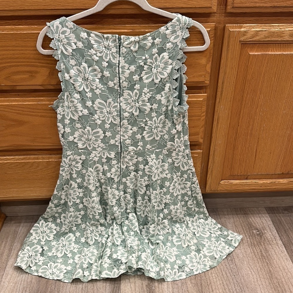 Mini sleeveless dress size 13 - Picture 2 of 3